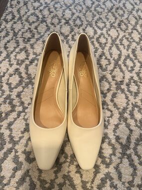 Franco Sarto Cream Leather Pointed Ballet Flats